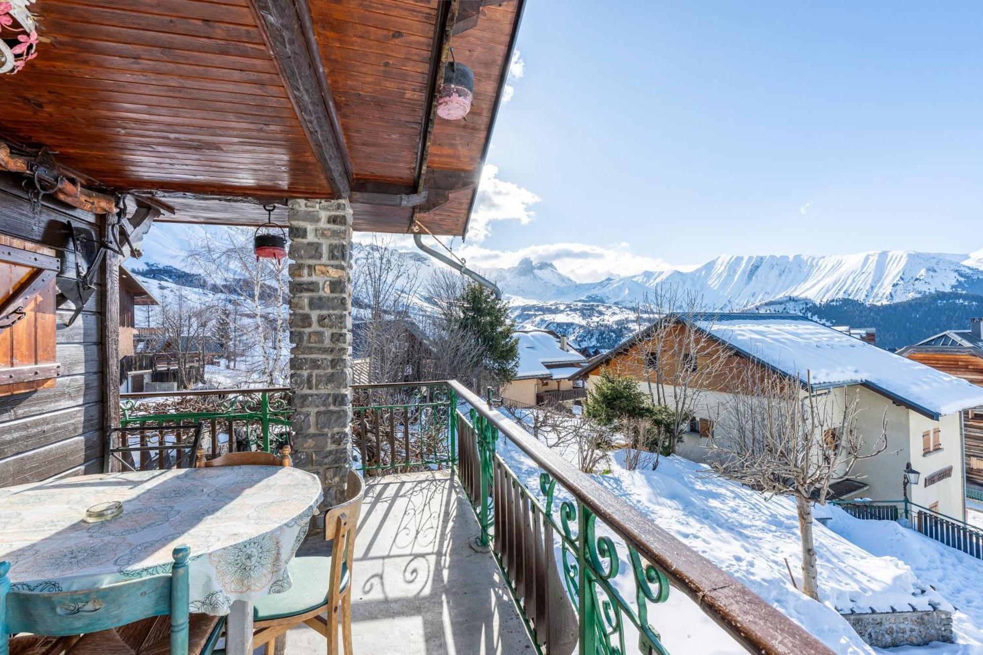 Chalet Les Aiguilles อัลบิเยซ์-มงต์รงด์ ภายนอก รูปภาพ